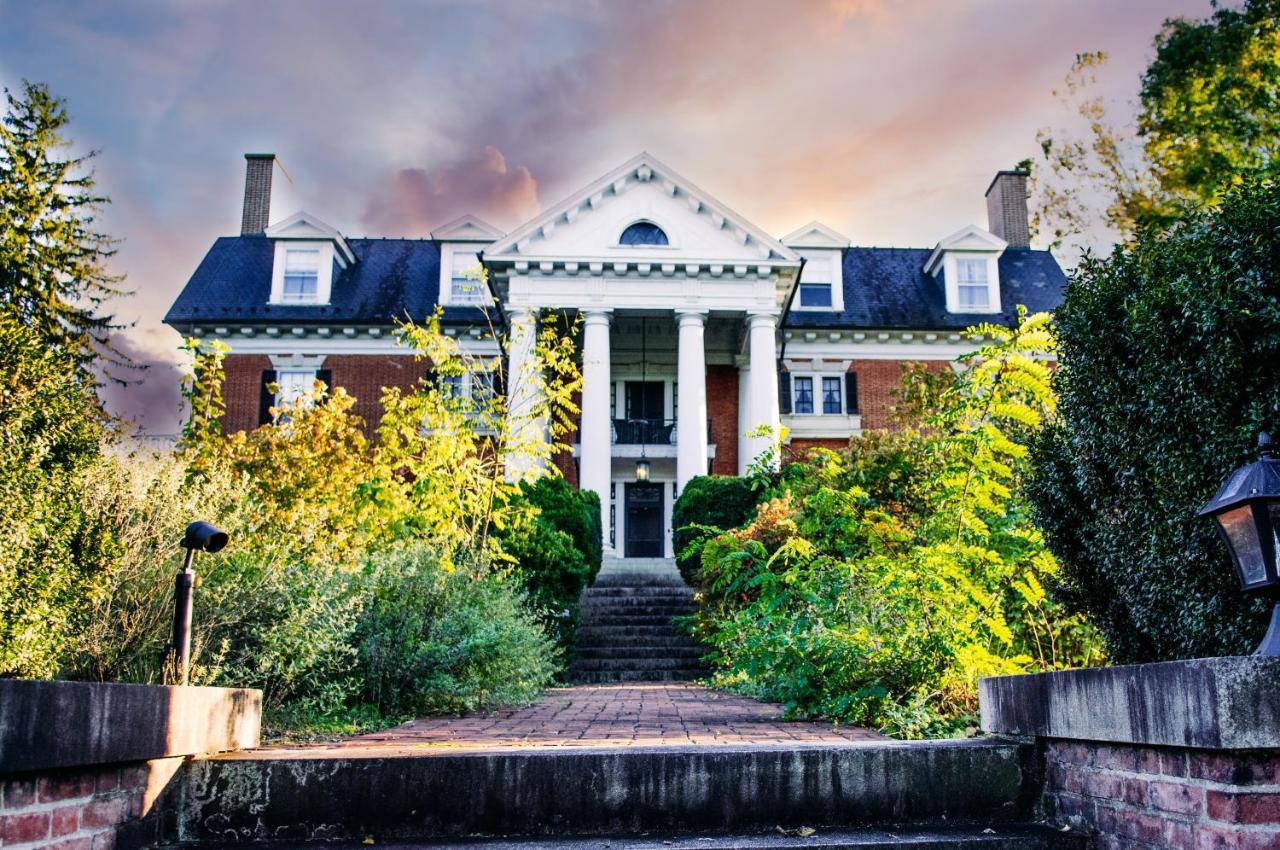 Mercersburg Inn エクステリア 写真