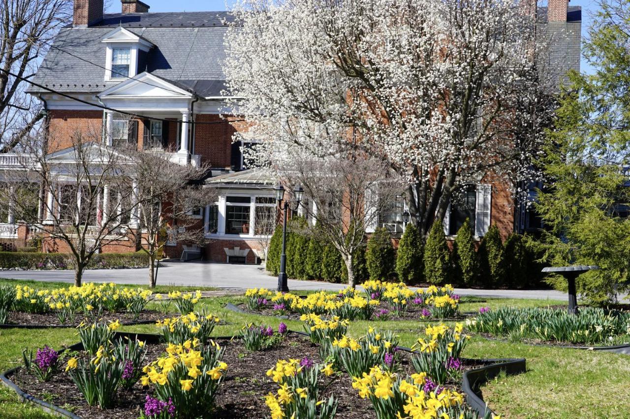 Mercersburg Inn エクステリア 写真