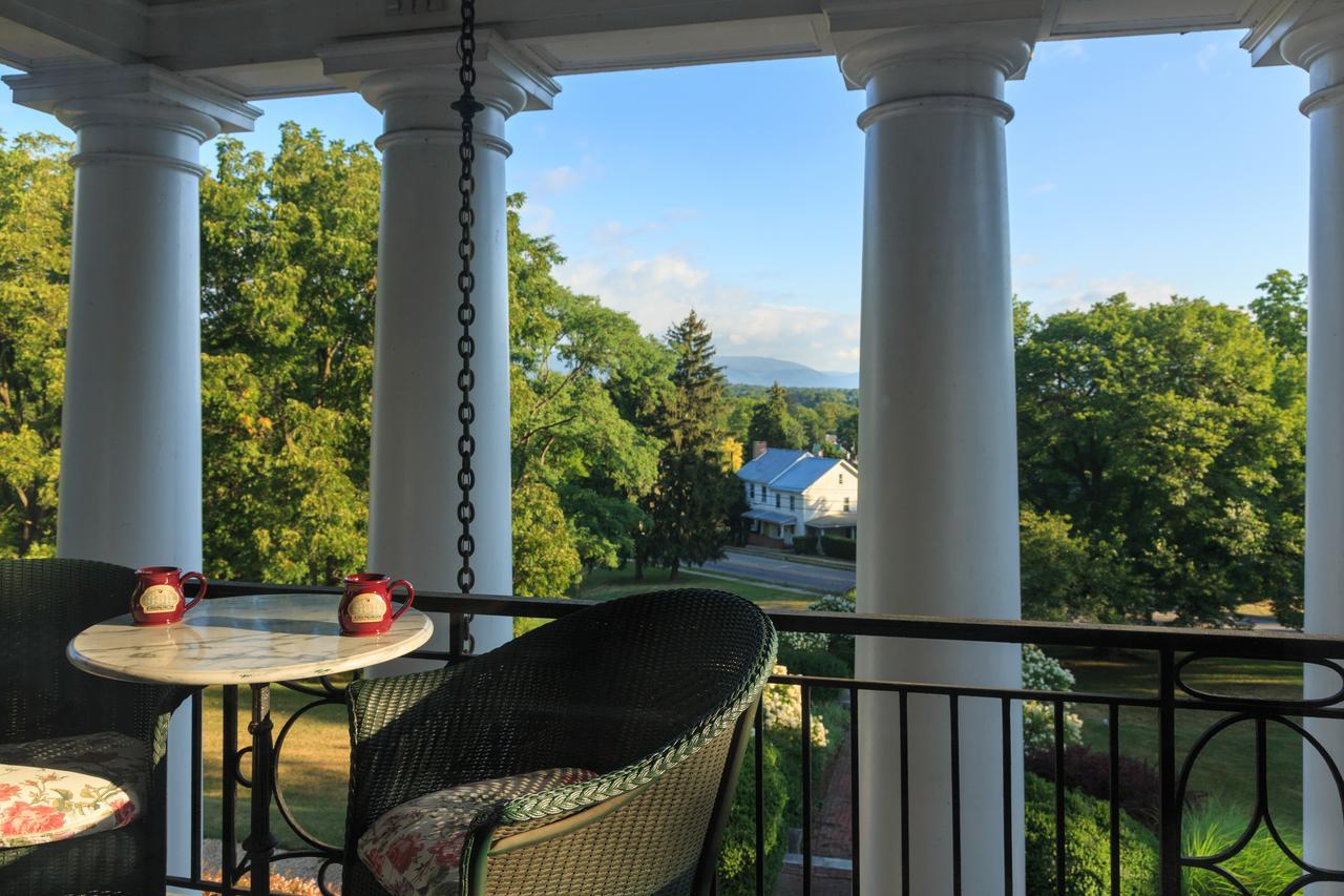 Mercersburg Inn エクステリア 写真