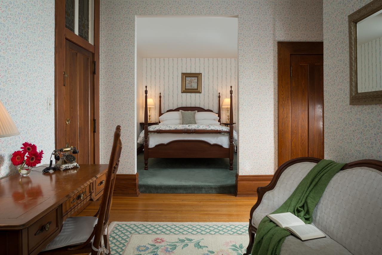 Mercersburg Inn エクステリア 写真