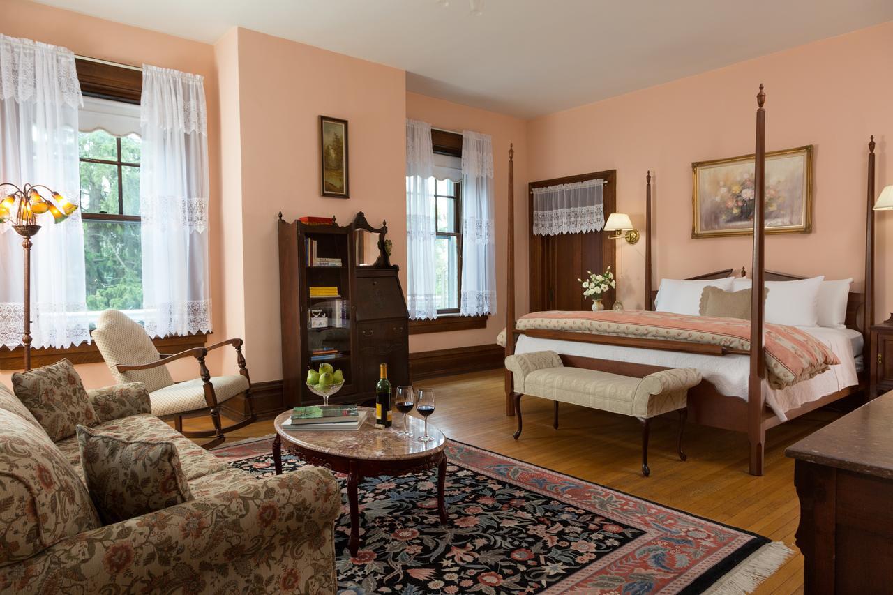 Mercersburg Inn エクステリア 写真