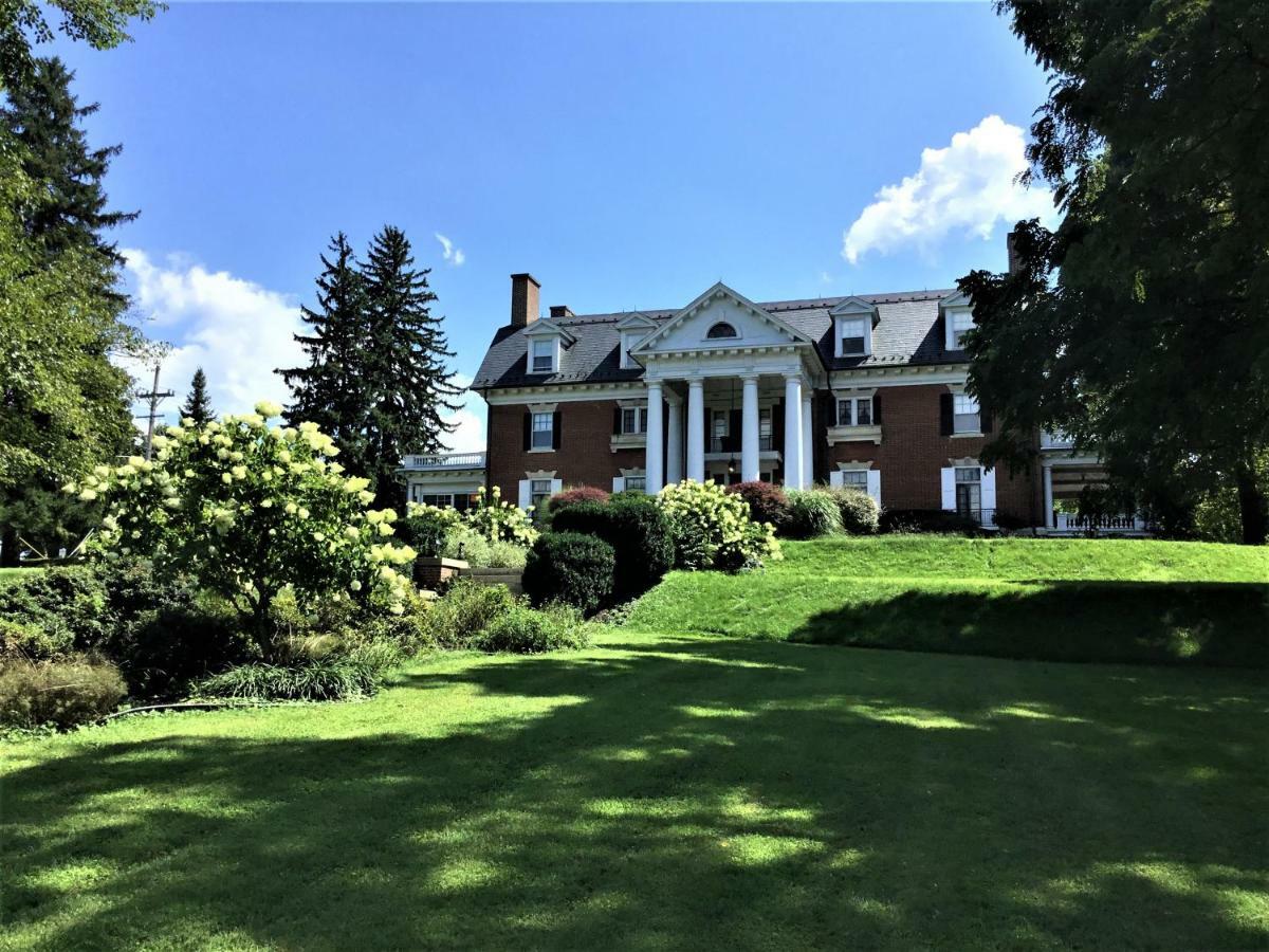 Mercersburg Inn エクステリア 写真