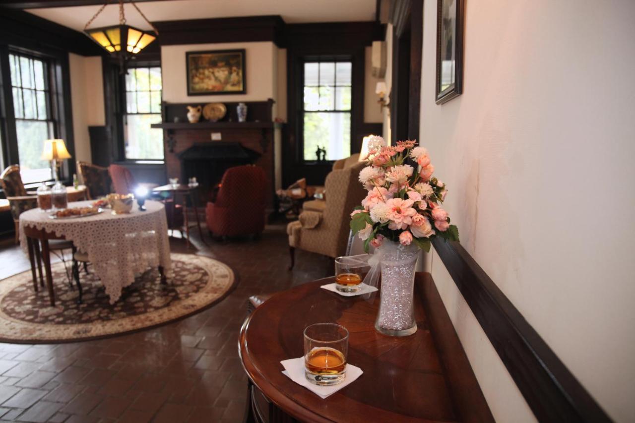 Mercersburg Inn エクステリア 写真